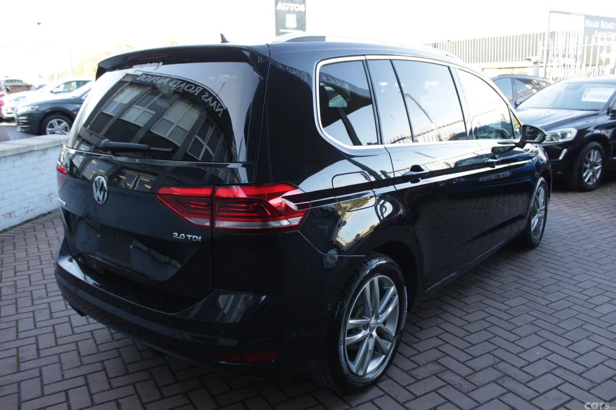 Volkswagen Touran MPV, Diesel, 2020, Black