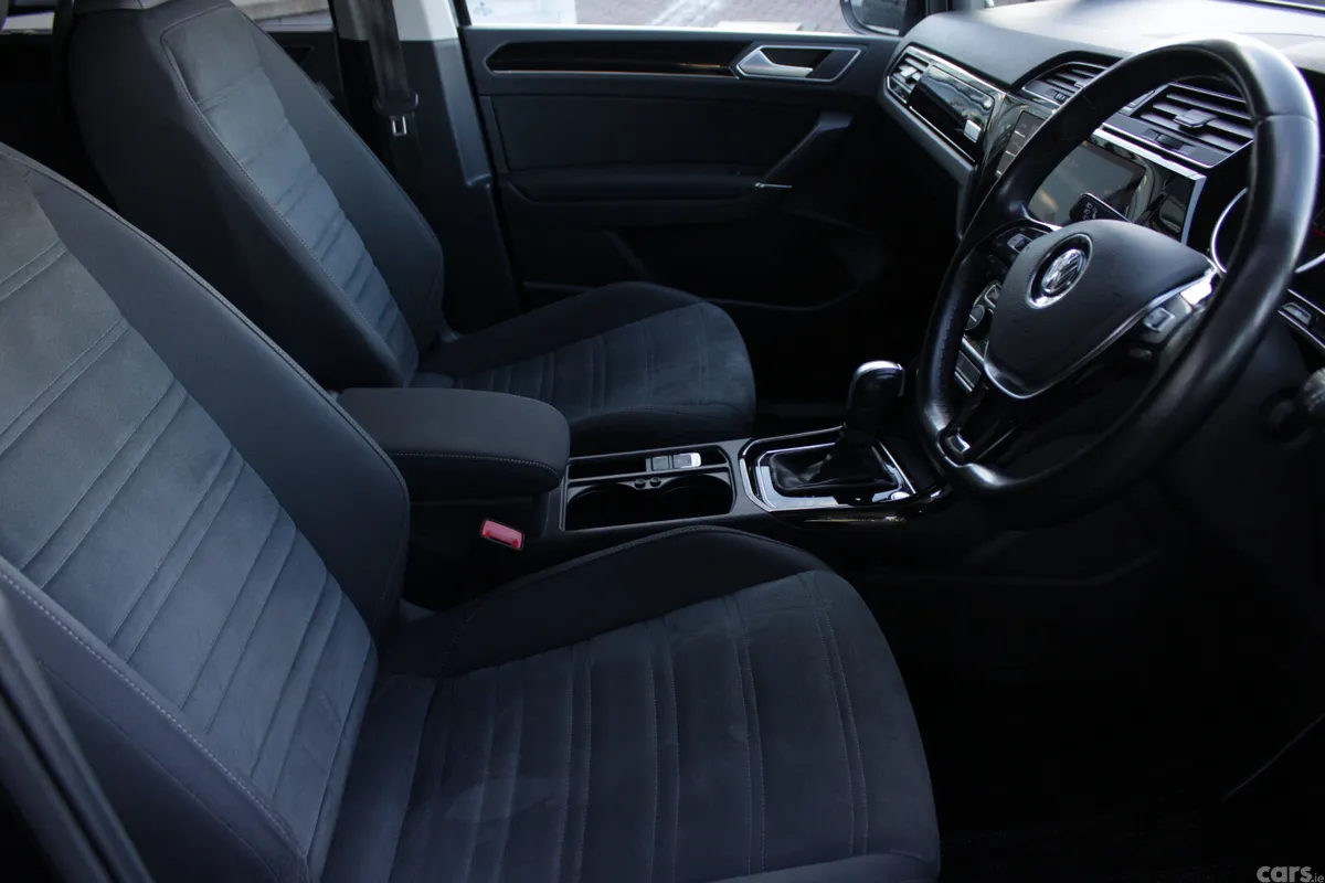 Volkswagen Touran MPV, Diesel, 2020, Black