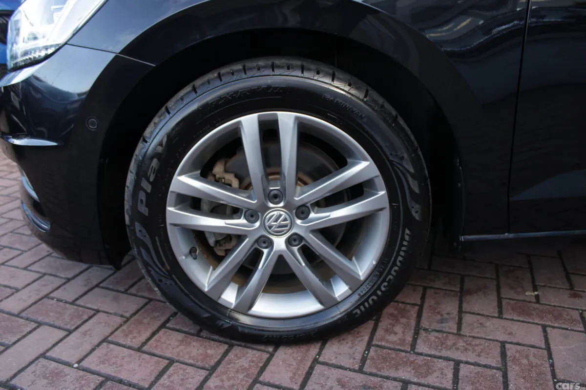 Volkswagen Touran MPV, Diesel, 2020, Black