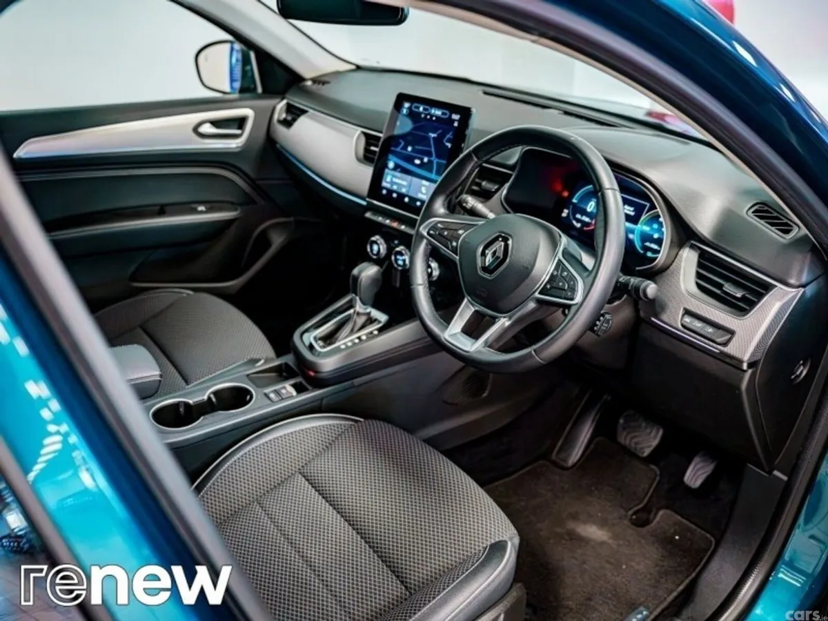 Renault Arkana Hatchback, Petrol, 2022, Blue