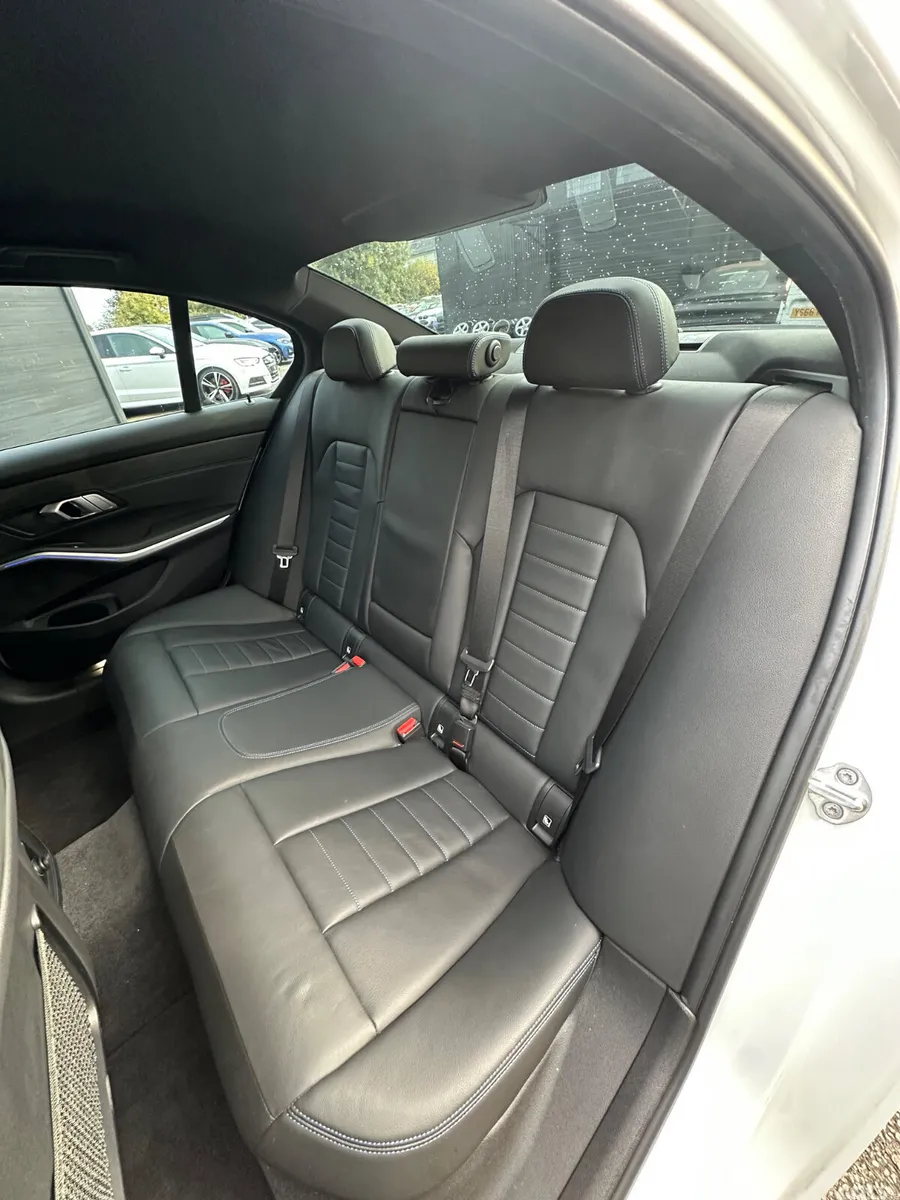 BMW 3-Series Saloon, Diesel, 2019, White