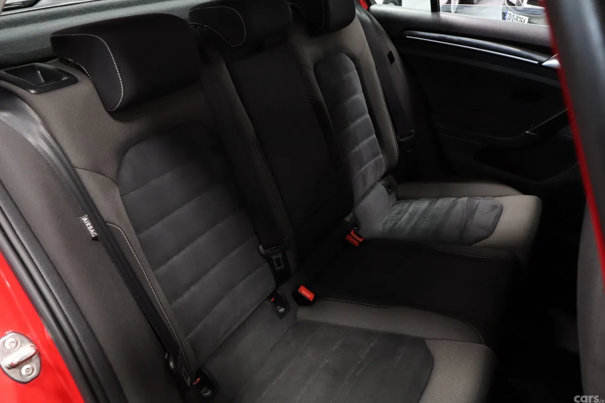 Volkswagen Golf Hatchback, Petrol, 2015, Red