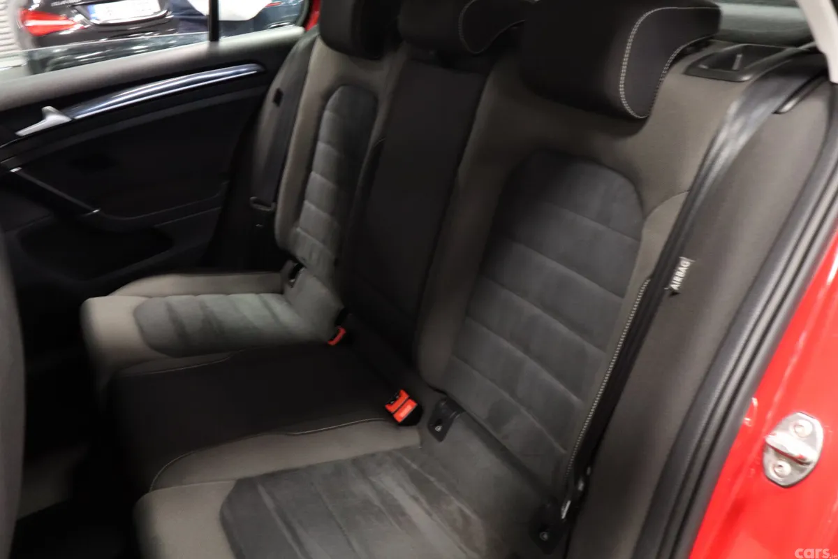 Volkswagen Golf Hatchback, Petrol, 2015, Red