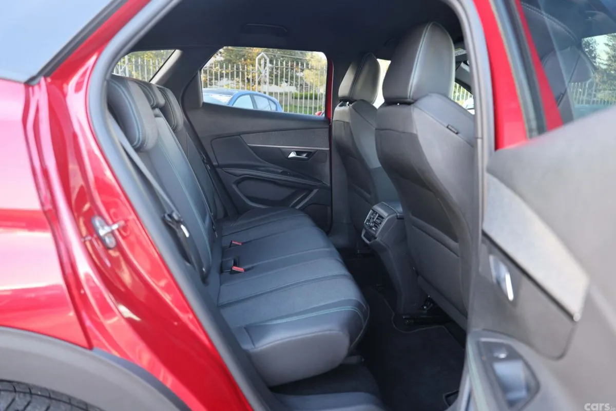 Peugeot 3008 MPV, Diesel, 2023, Red