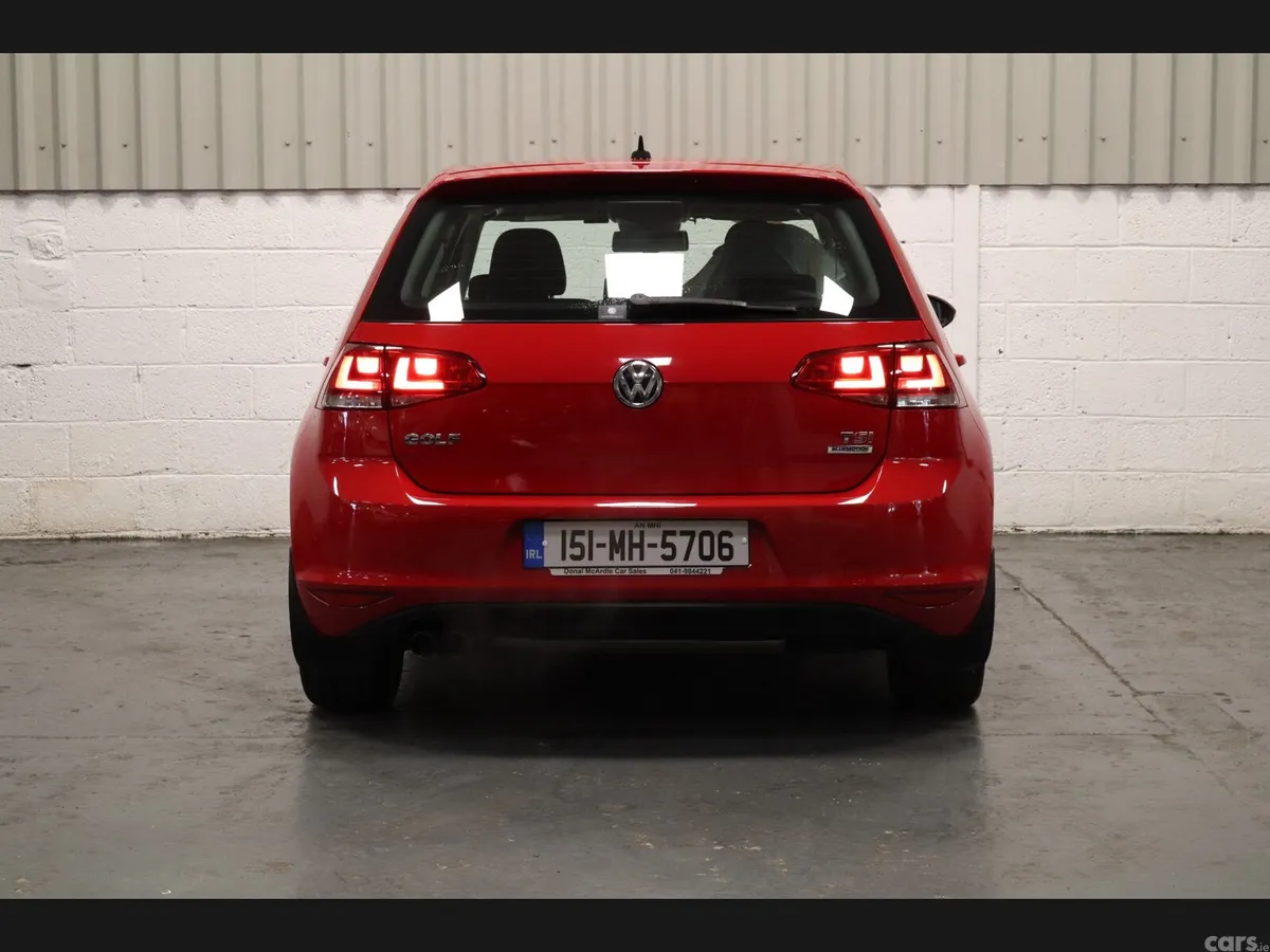 Volkswagen Golf Hatchback, Petrol, 2015, Red