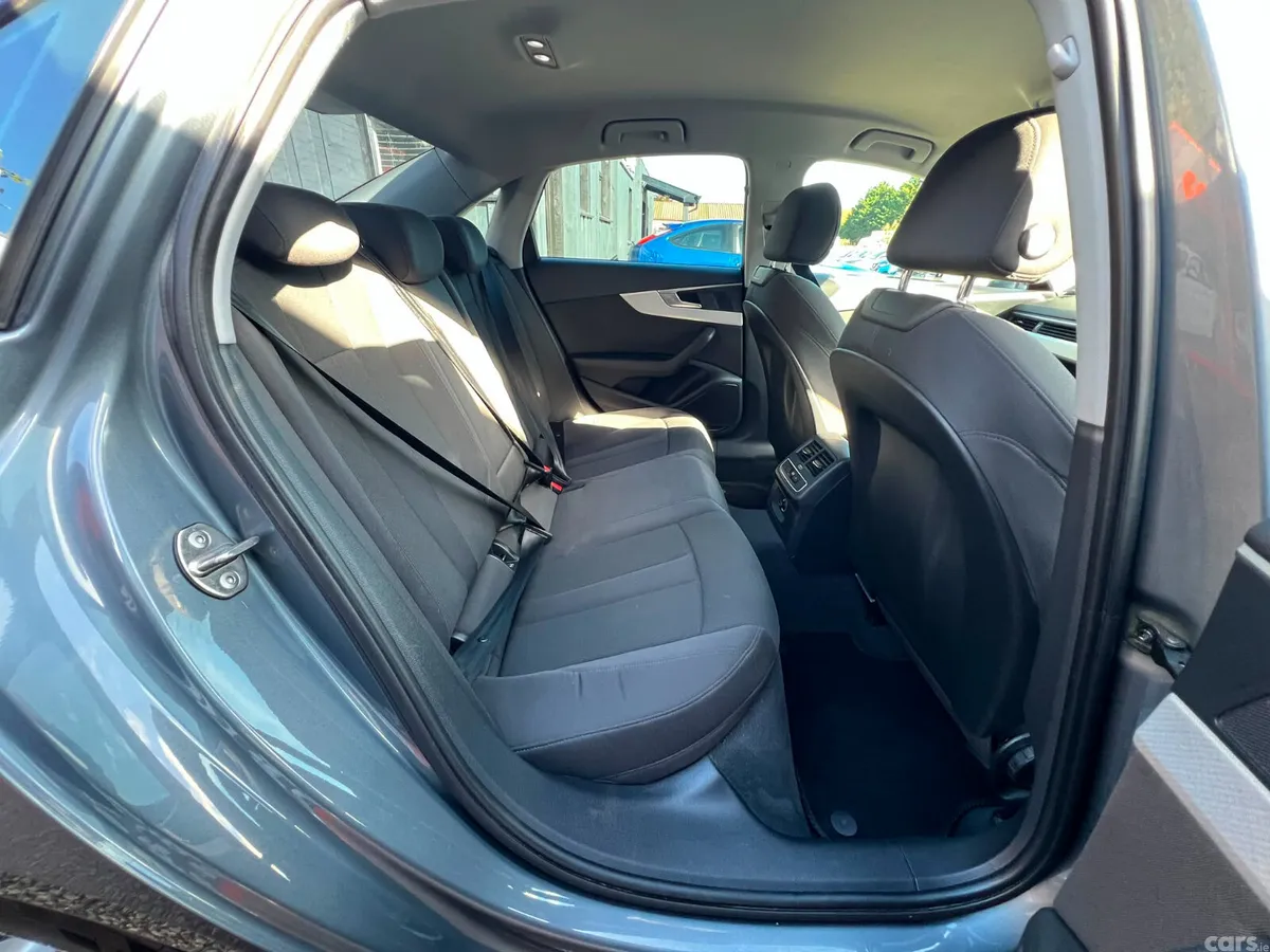 Audi A4 Saloon, Diesel, 2016, Grey