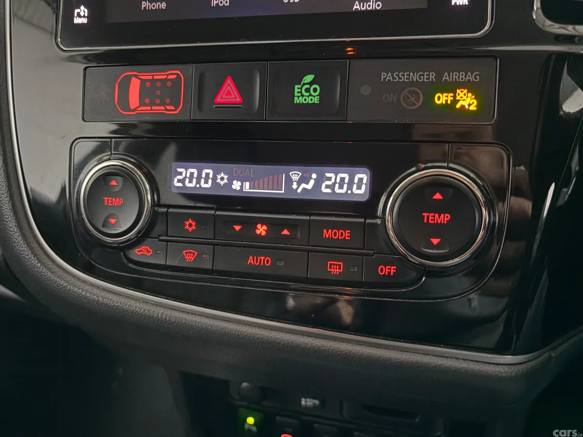 Mitsubishi Outlander SUV, Petrol Plug-in Hybrid, 2018, White