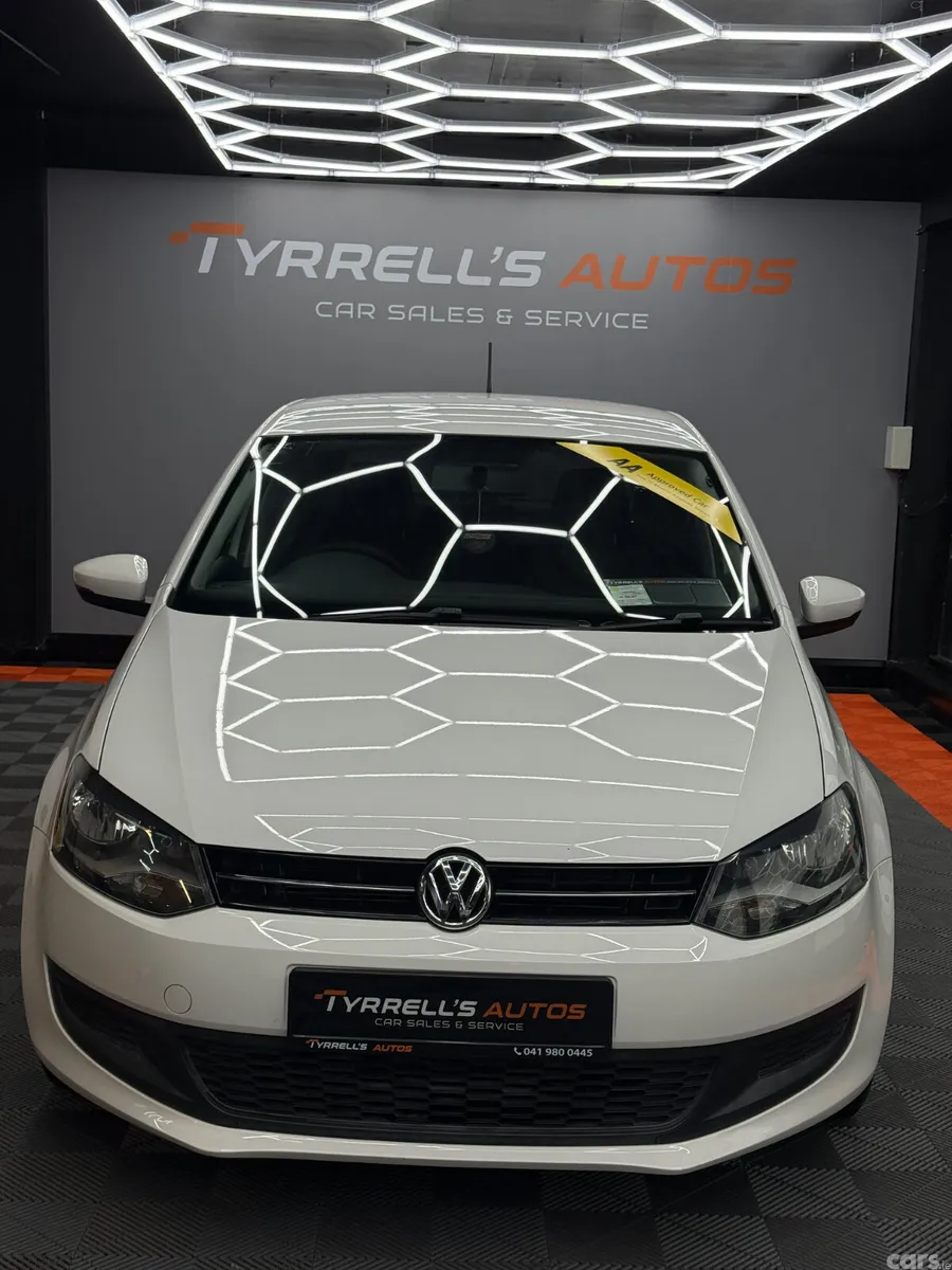 Volkswagen Polo Hatchback, Petrol, 2012, White
