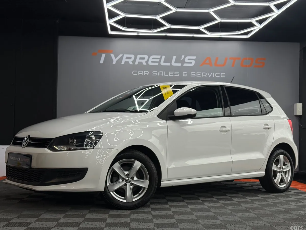 Volkswagen Polo Hatchback, Petrol, 2012, White