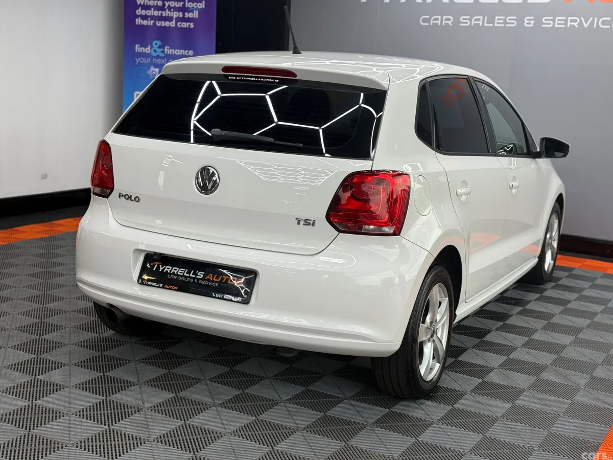 Volkswagen Polo Hatchback, Petrol, 2012, White