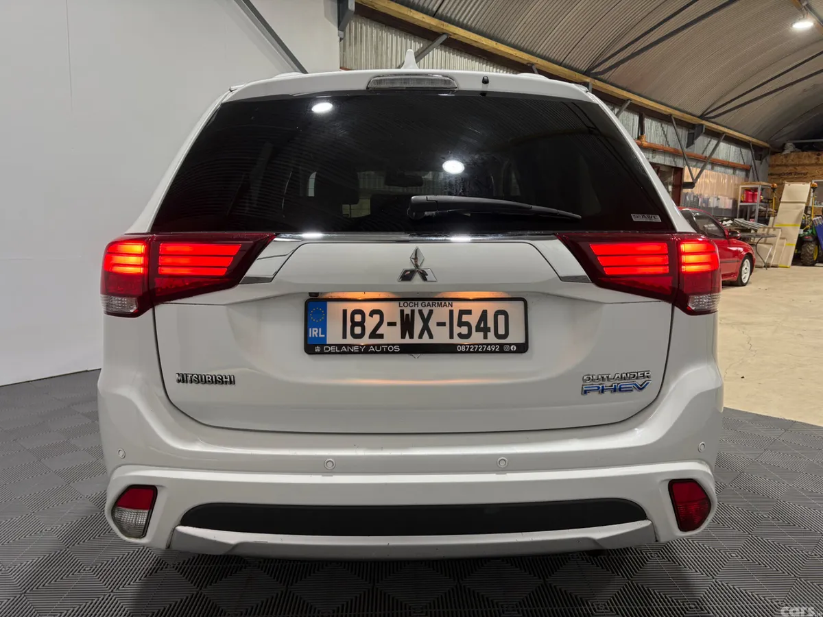 Mitsubishi Outlander SUV, Petrol Plug-in Hybrid, 2018, White