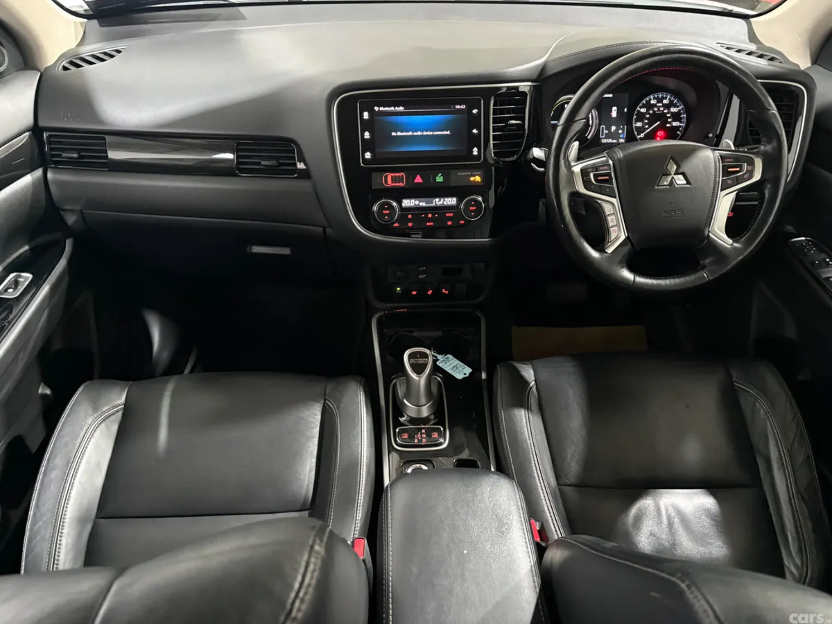 Mitsubishi Outlander SUV, Petrol Plug-in Hybrid, 2018, White