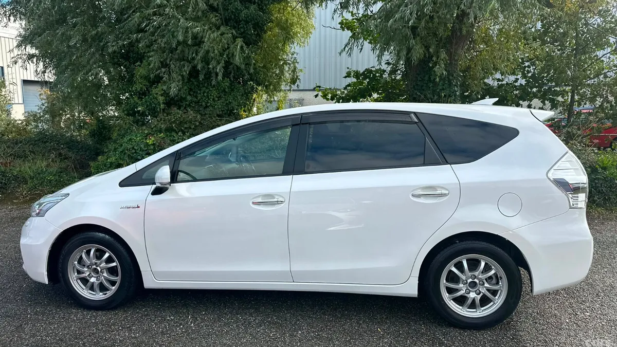 Toyota Prius Estate, Petrol Hybrid, 2015, White