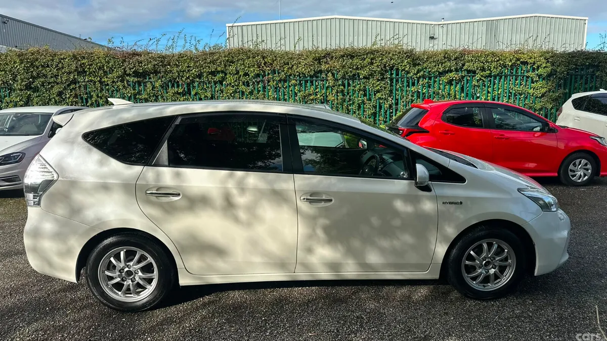 Toyota Prius Estate, Petrol Hybrid, 2015, White