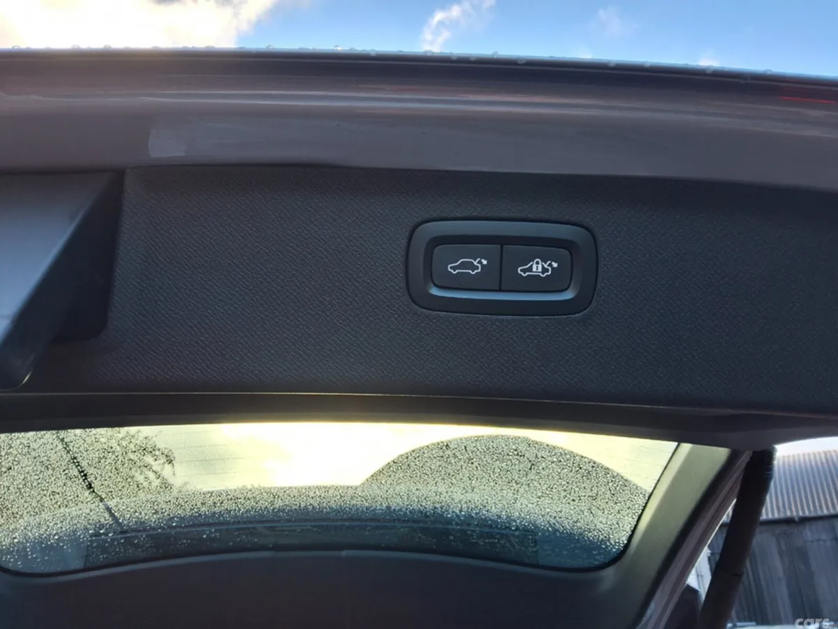 Volvo XC90 SUV, Petrol Plug-in Hybrid, 2024, Silver