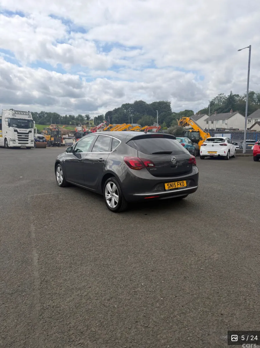 Vauxhall Astra Hatchback, Petrol, 2015, Grey