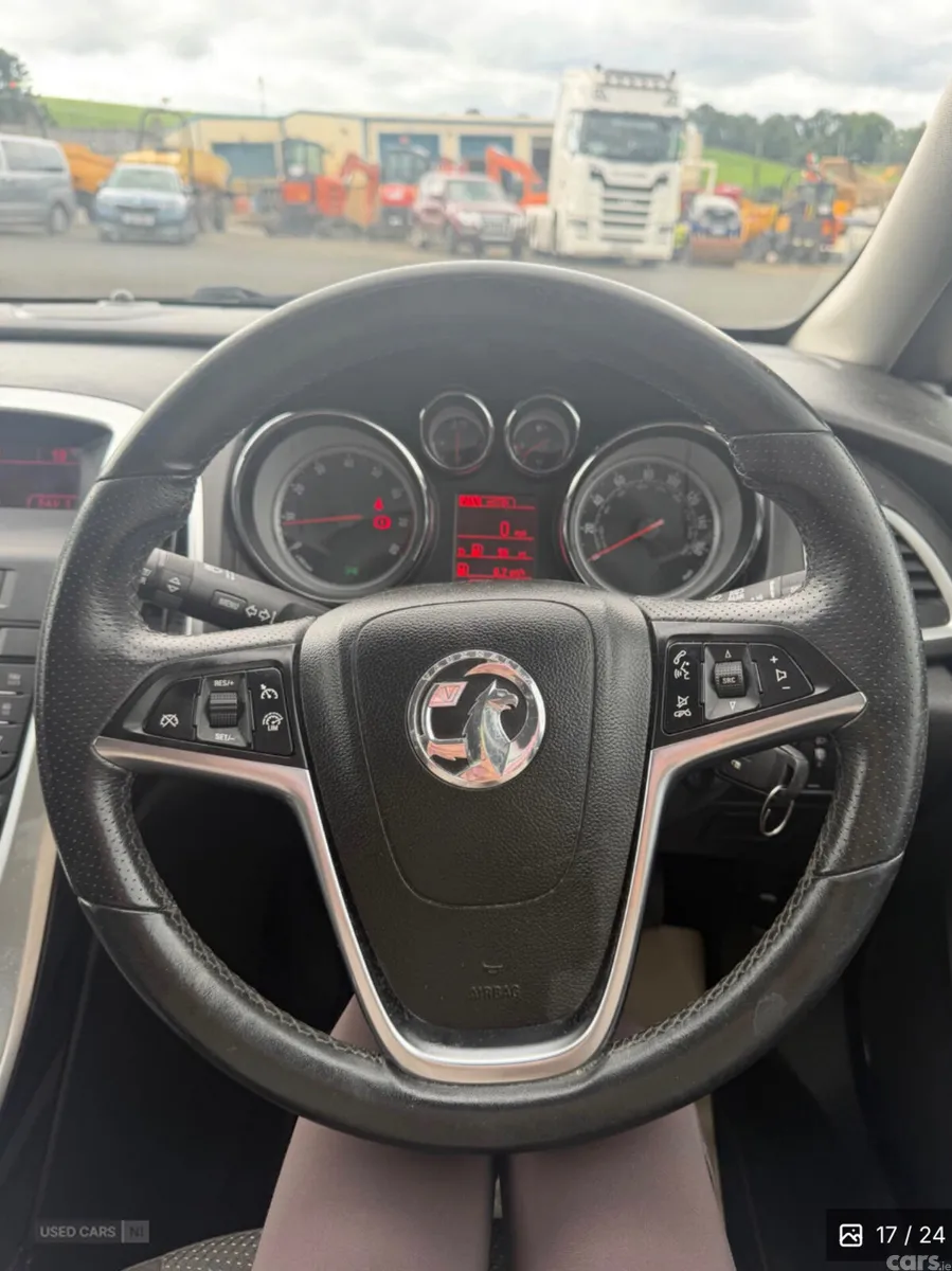 Vauxhall Astra Hatchback, Petrol, 2015, Grey