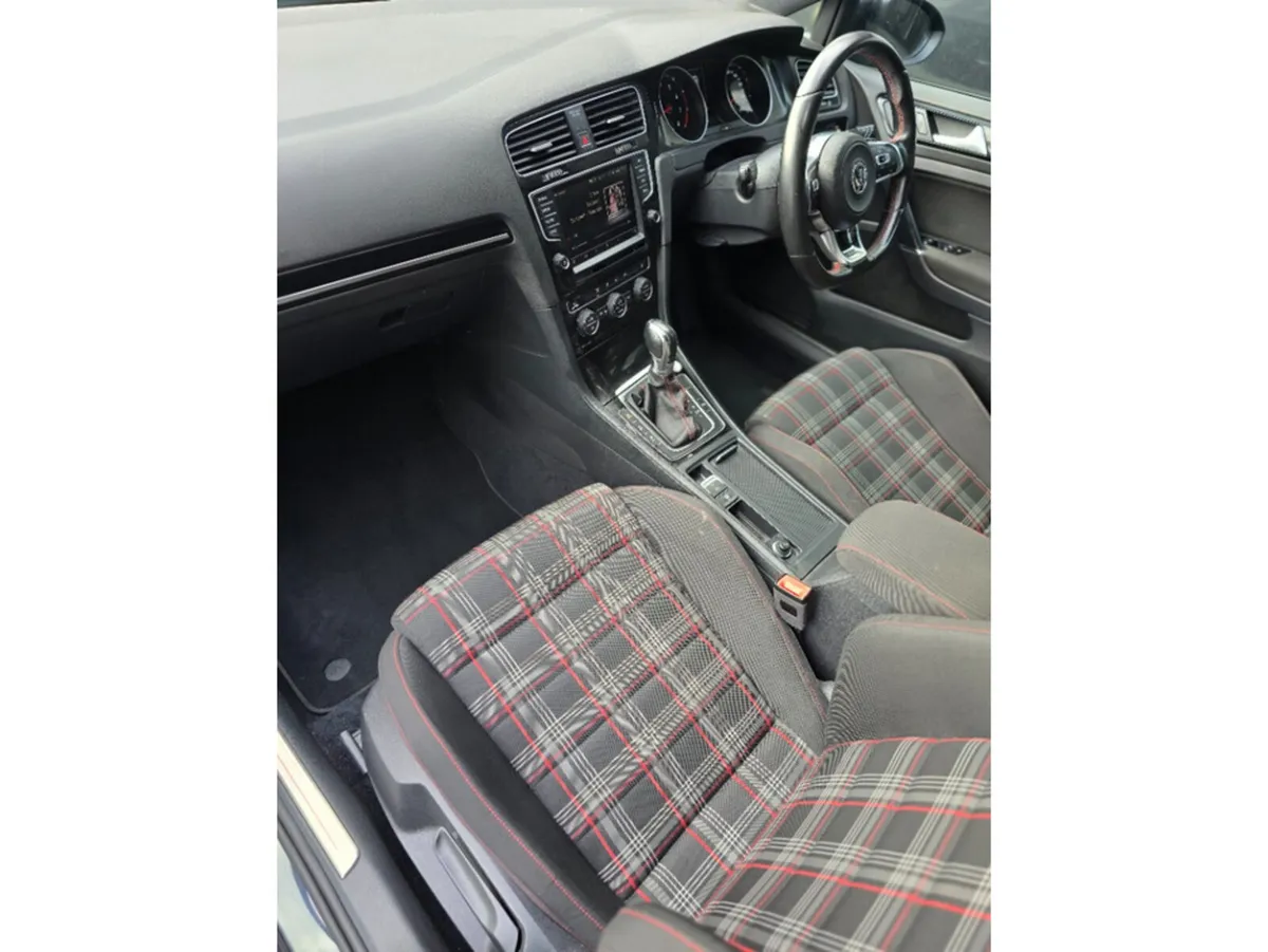 Volkswagen Golf Hatchback, Petrol, 2016, Black