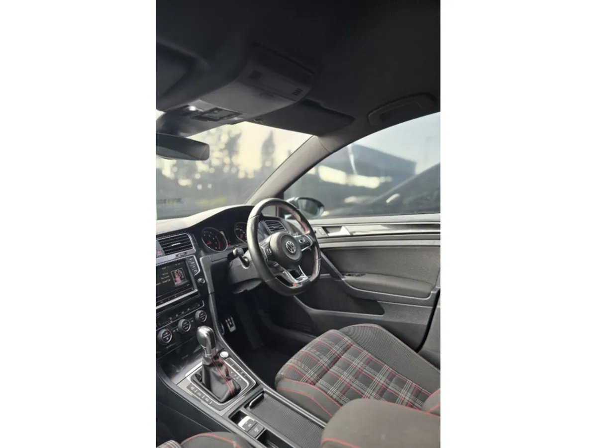 Volkswagen Golf Hatchback, Petrol, 2016, Black