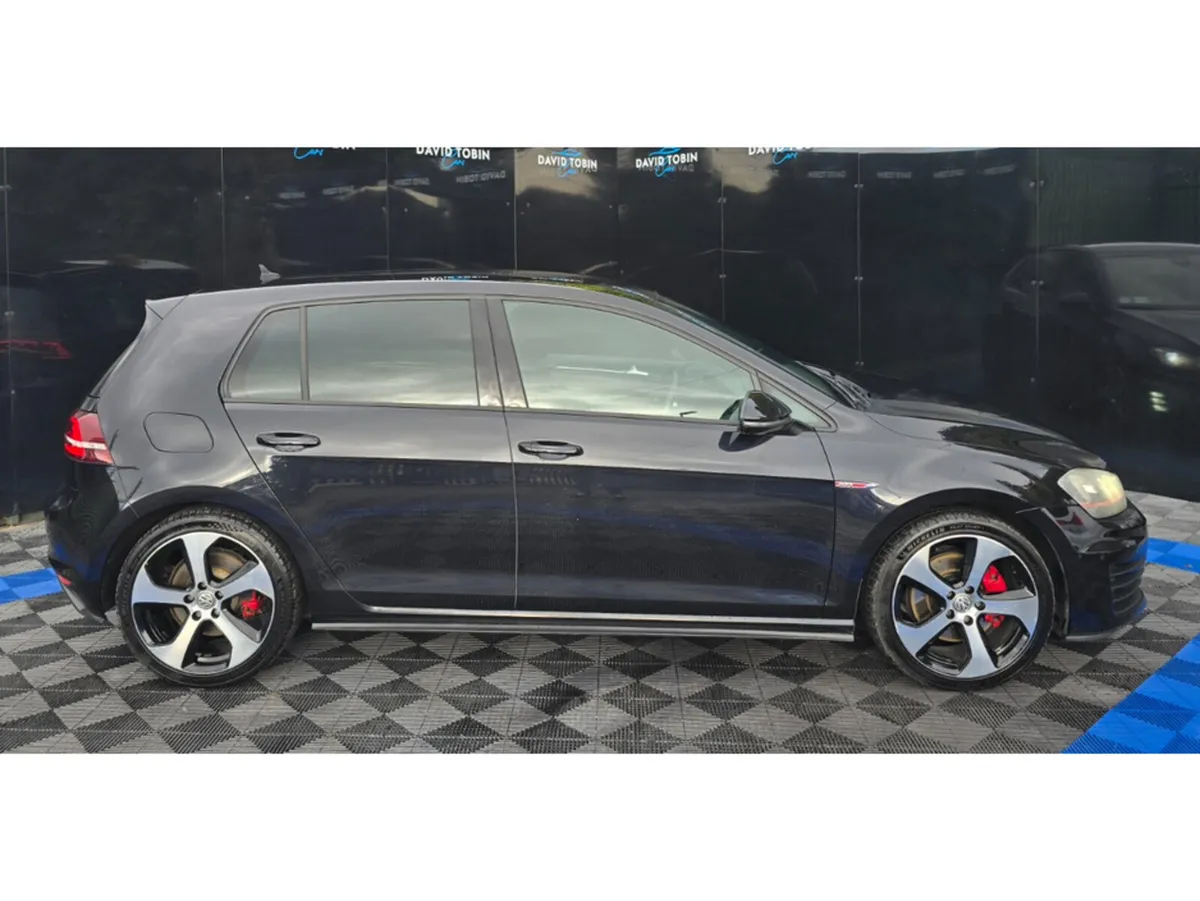 Volkswagen Golf Hatchback, Petrol, 2016, Black