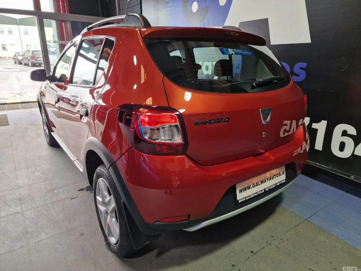 Dacia Sandero Stepway Hatchback, Petrol, 2014, Red