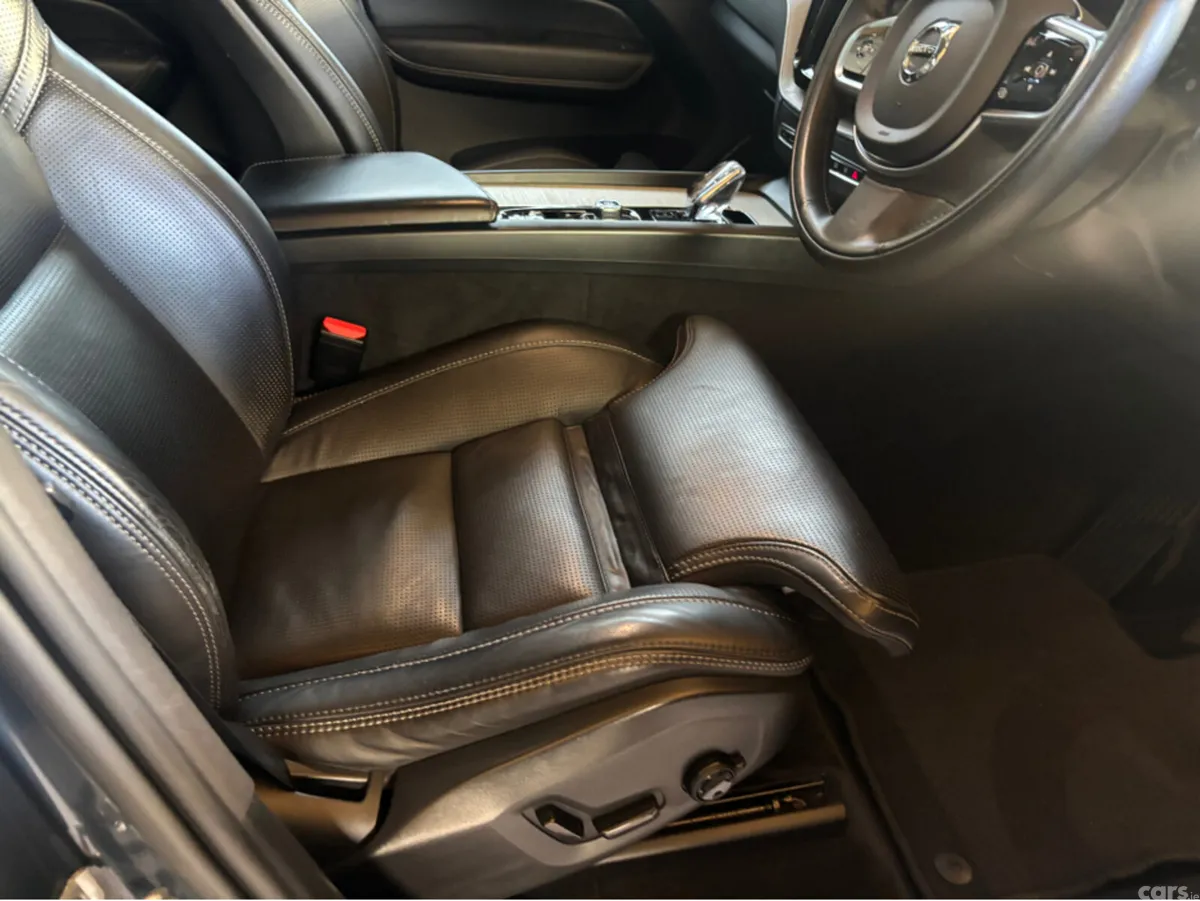 Volvo XC60 SUV, Diesel, 2020, Blue