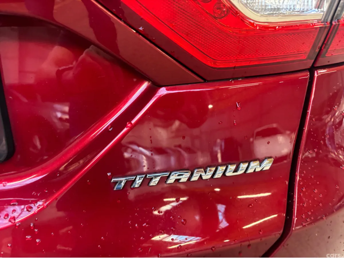 Ford Mondeo Hatchback, Diesel, 2015, Red