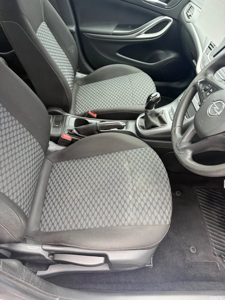Opel Astra Hatchback, Diesel, 2021, Grey