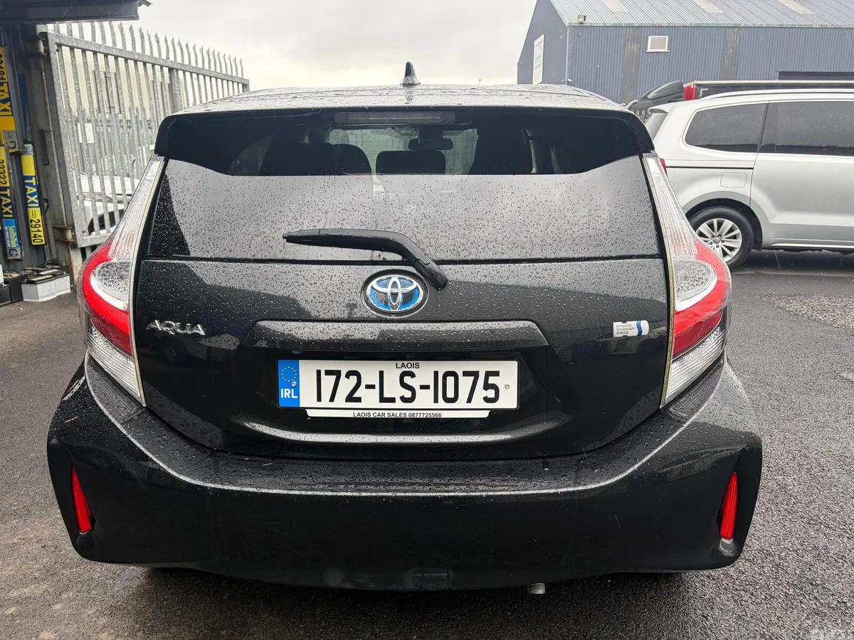 Toyota Aqua Hatchback, Petrol Hybrid, 2017, Black