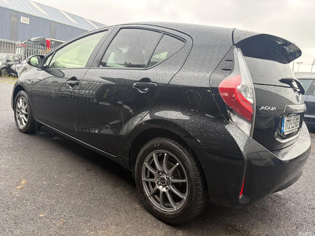 Toyota Aqua Hatchback, Petrol Hybrid, 2017, Black