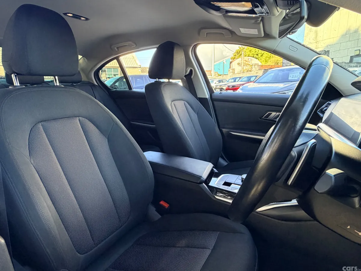 BMW 3-Series Saloon, Petrol Hybrid, 2022, Black