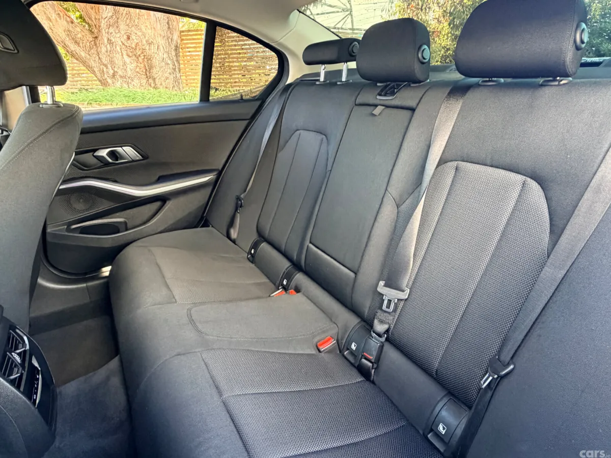 BMW 3-Series Saloon, Petrol Hybrid, 2022, Black