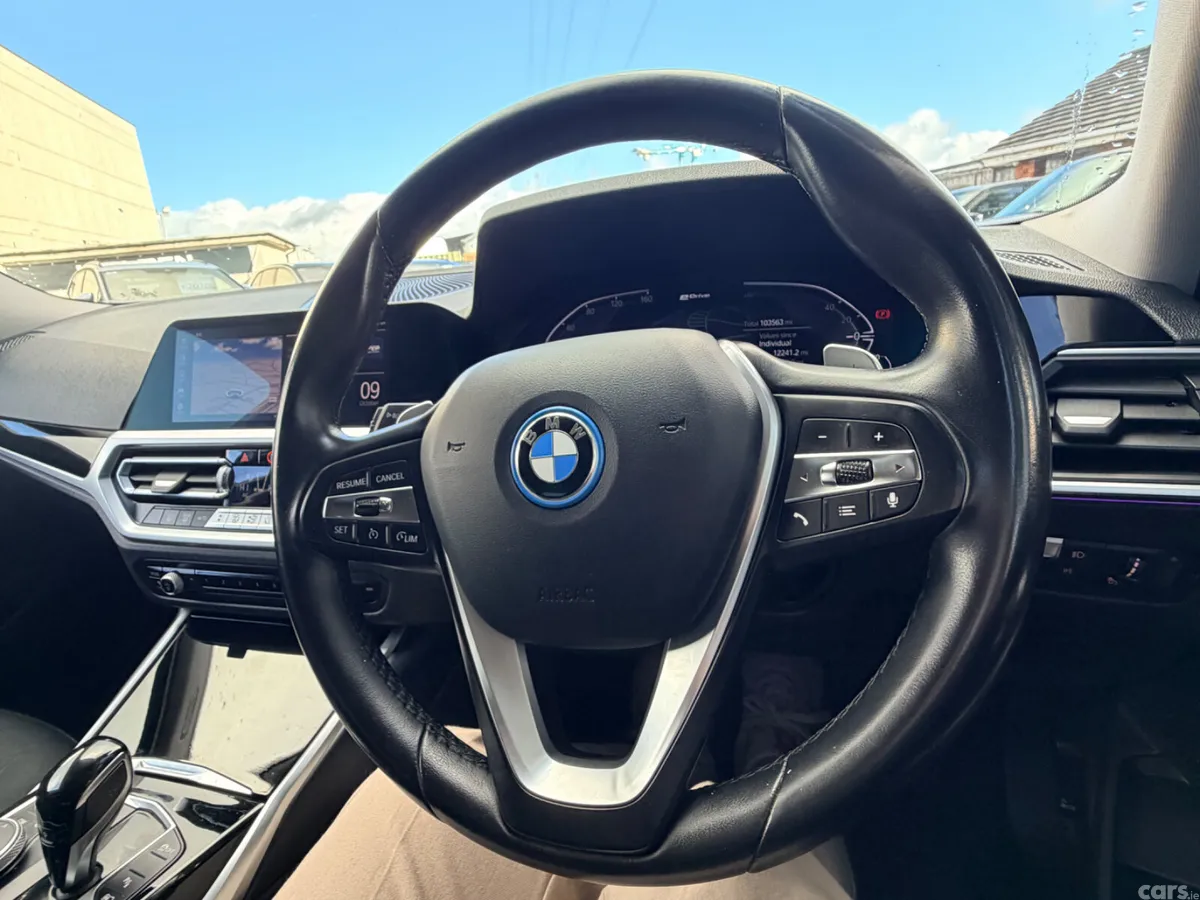 BMW 3-Series Saloon, Petrol Hybrid, 2022, Black