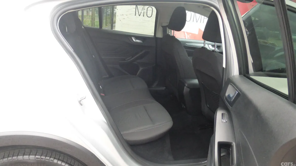 Ford Focus Hatchback, Petrol, 2021, Grey