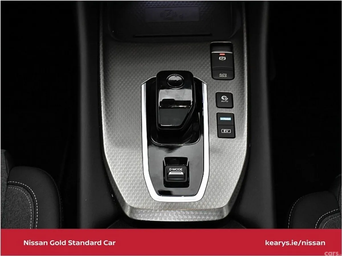 Nissan Qashqai SUV, Petrol Hybrid, 2026, Red