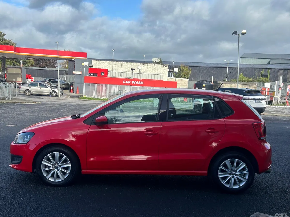 Volkswagen Polo Hatchback, Petrol, 2012, Red