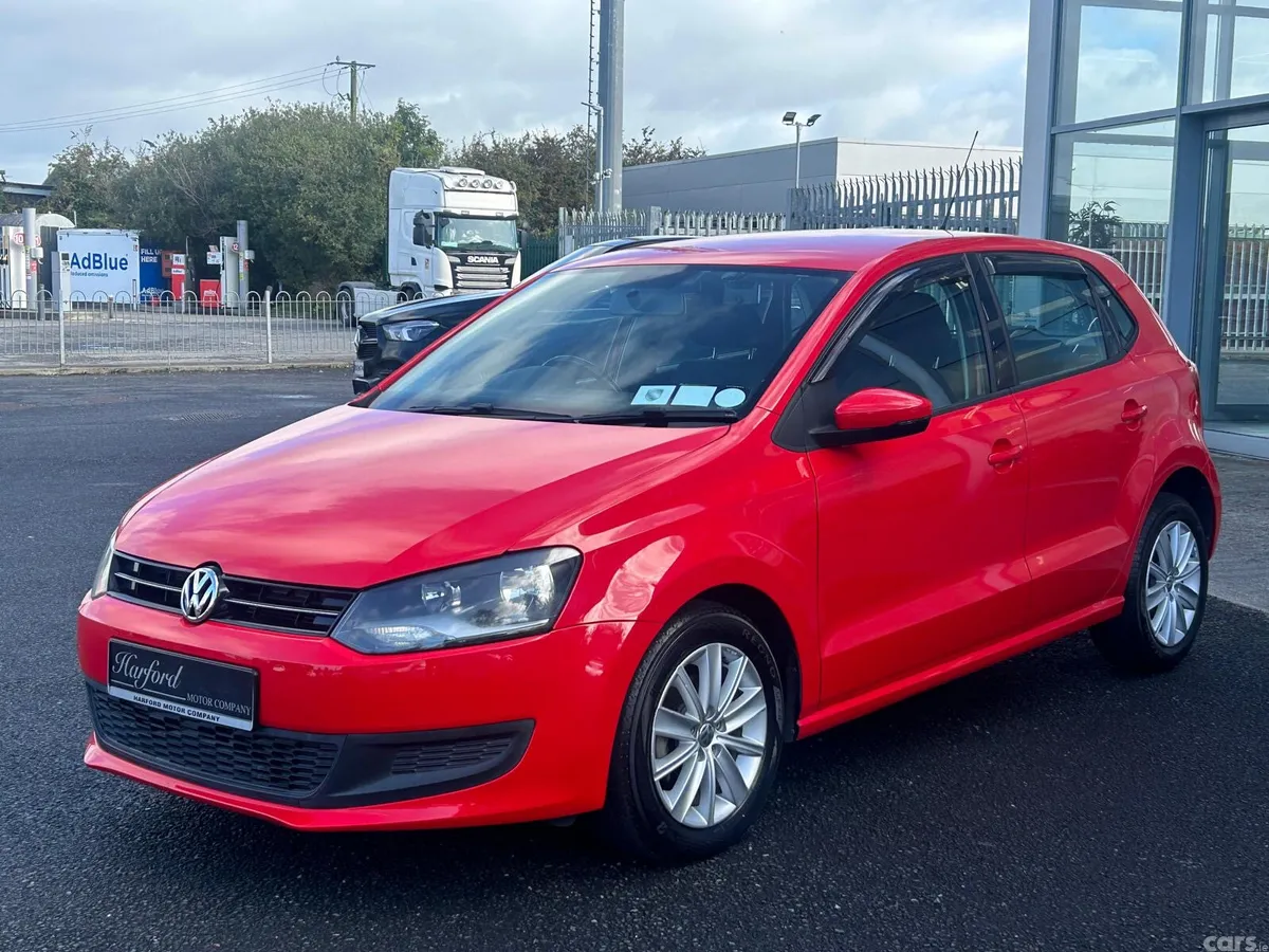 Volkswagen Polo Hatchback, Petrol, 2012, Red