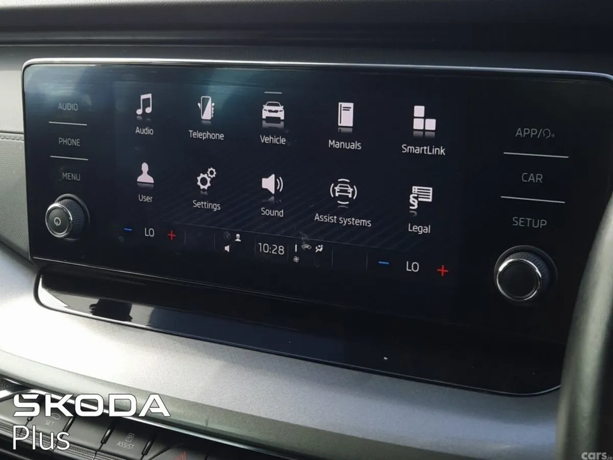 Skoda Octavia Saloon, Diesel, 2023, Silver