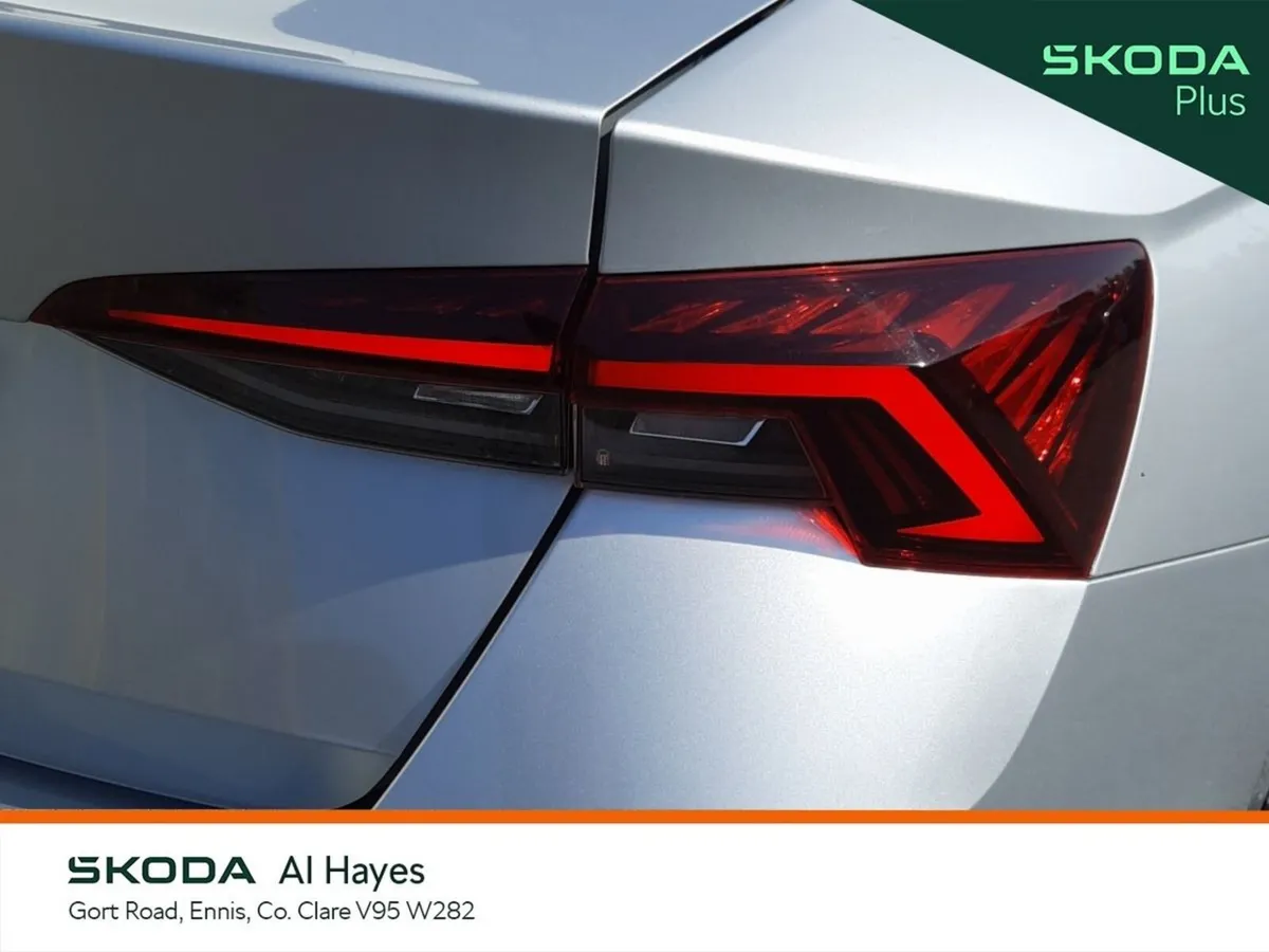 Skoda Octavia Saloon, Diesel, 2023, Silver