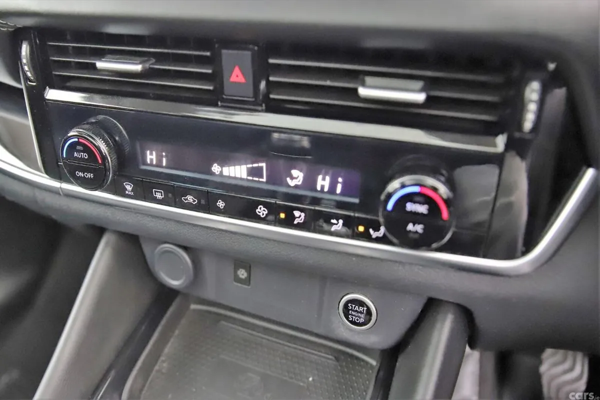 Nissan Qashqai SUV, Petrol, 2021, Blue