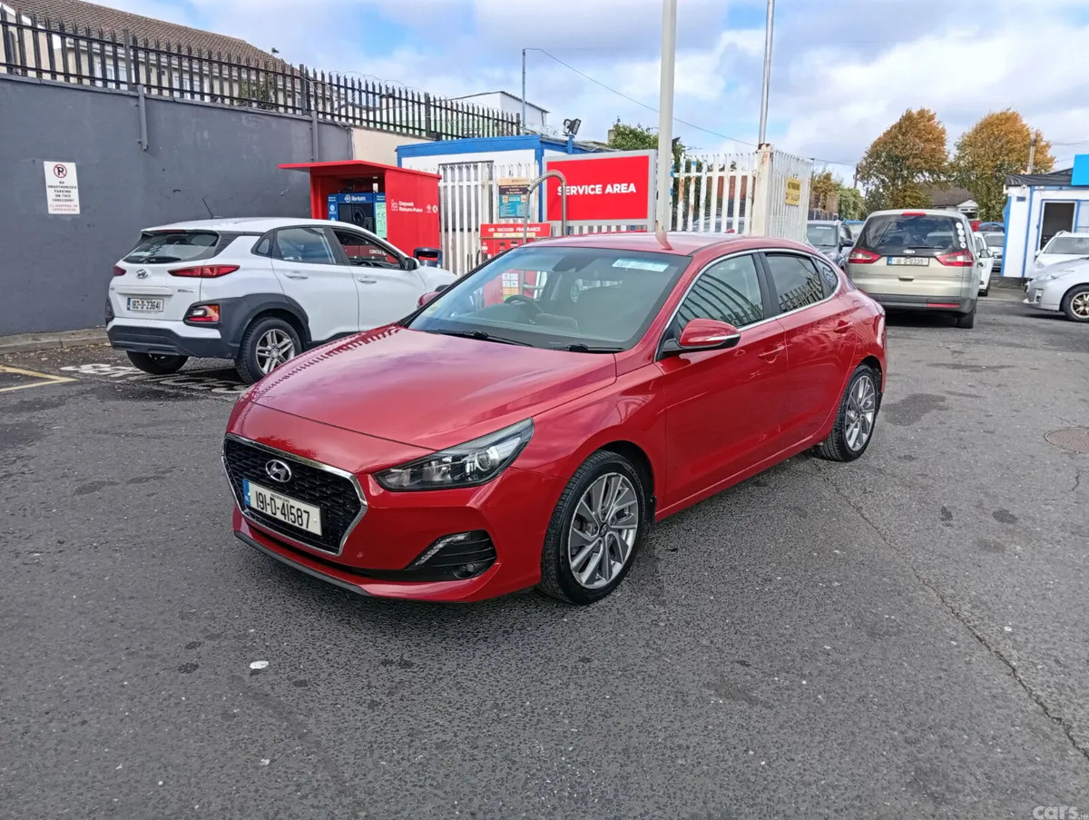 Hyundai i30 Hatchback, Petrol, 2019, Red