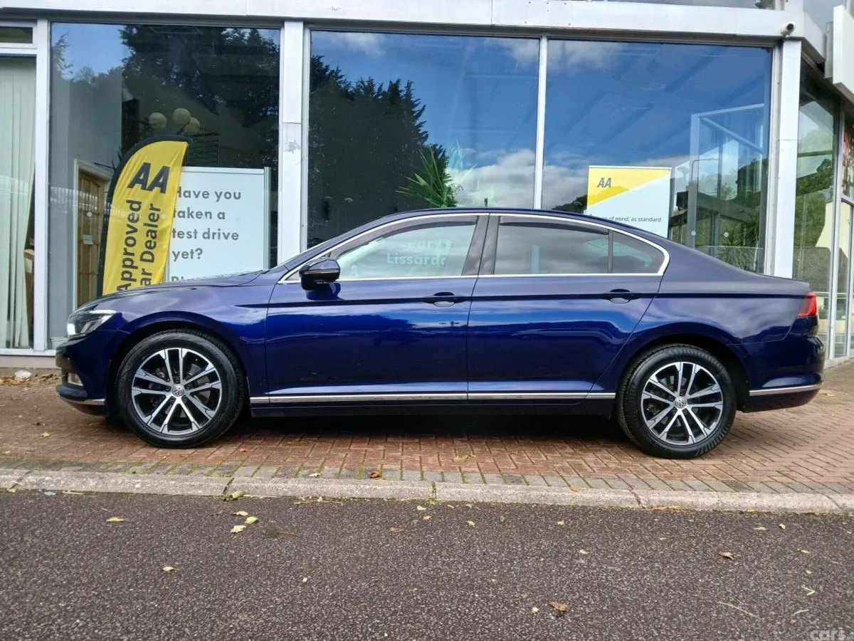 Volkswagen Passat Saloon, Diesel, 2019, Blue