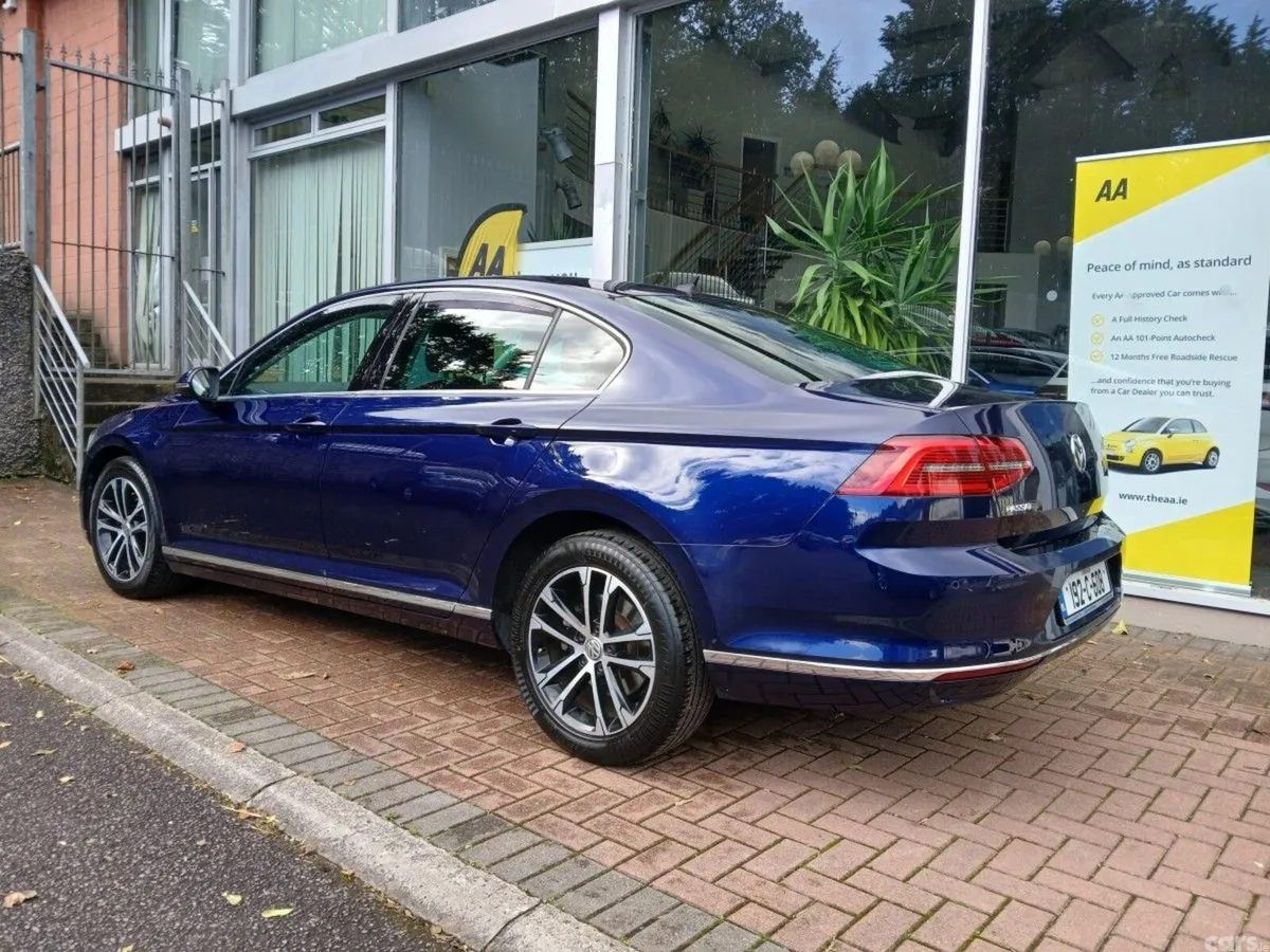 Volkswagen Passat Saloon, Diesel, 2019, Blue