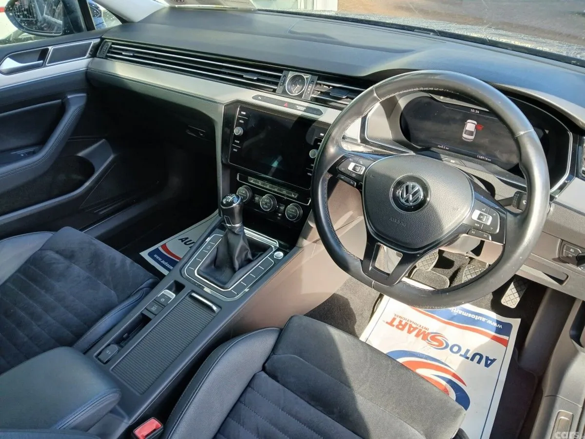 Volkswagen Passat Saloon, Diesel, 2019, Blue