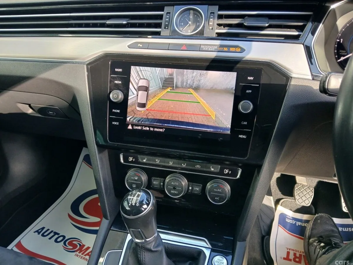 Volkswagen Passat Saloon, Diesel, 2019, Blue