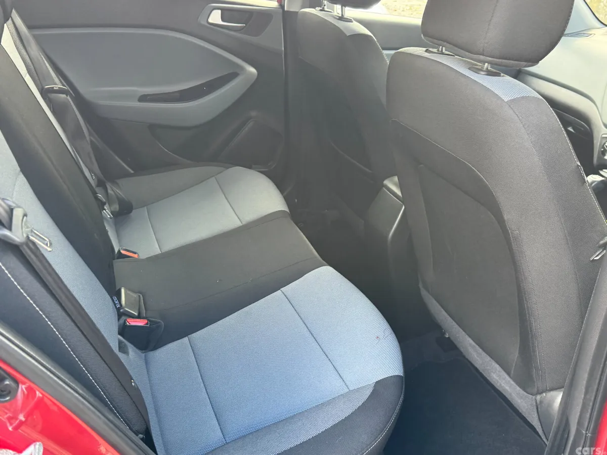 Hyundai i20 Hatchback, Petrol, 2019, Red