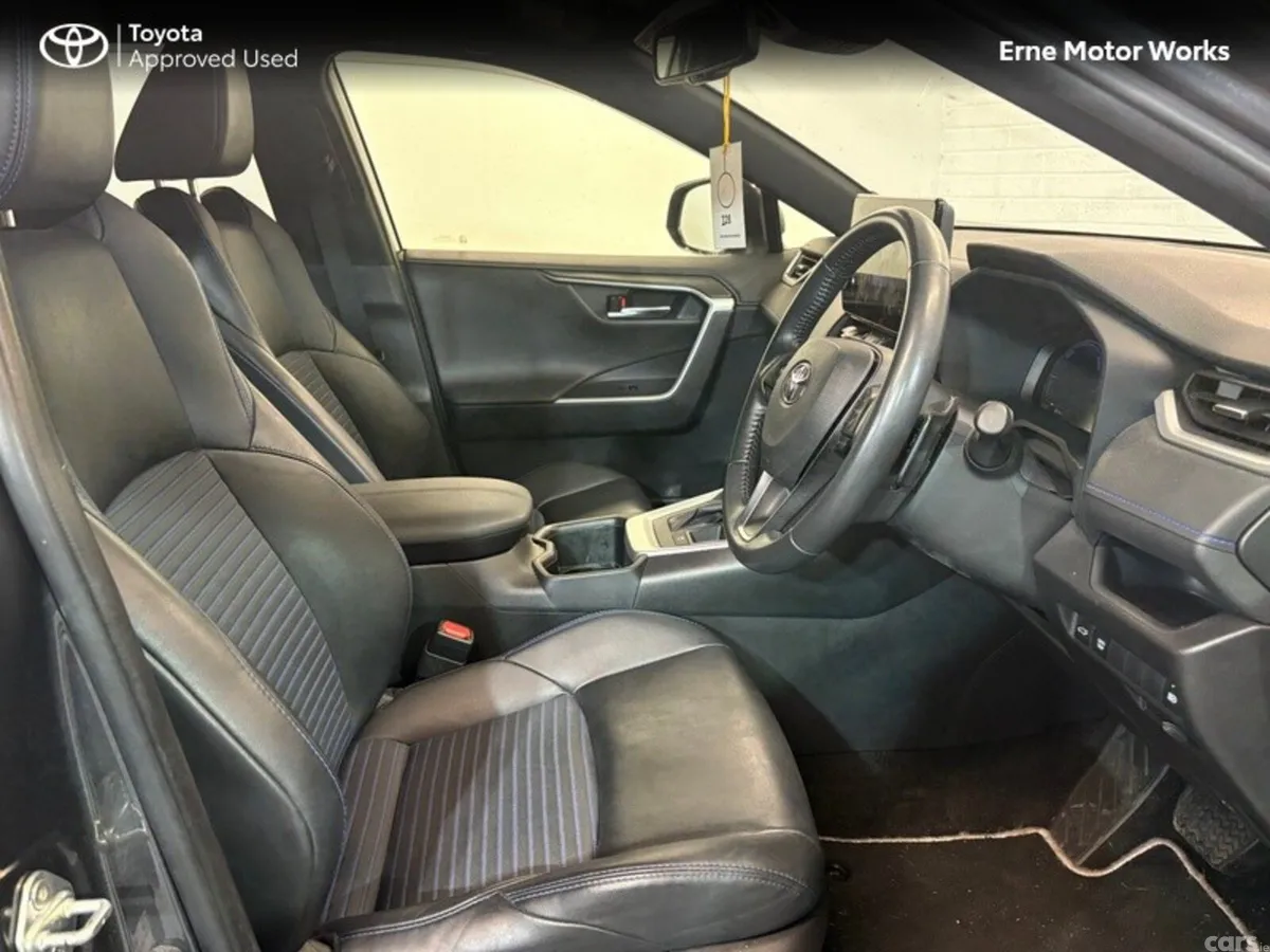 Toyota RAV4 SUV, Petrol Hybrid, 2024, Grey
