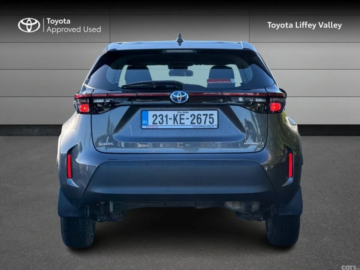 Toyota Yaris Cross Hatchback, Petrol Hybrid, 2023, Grey