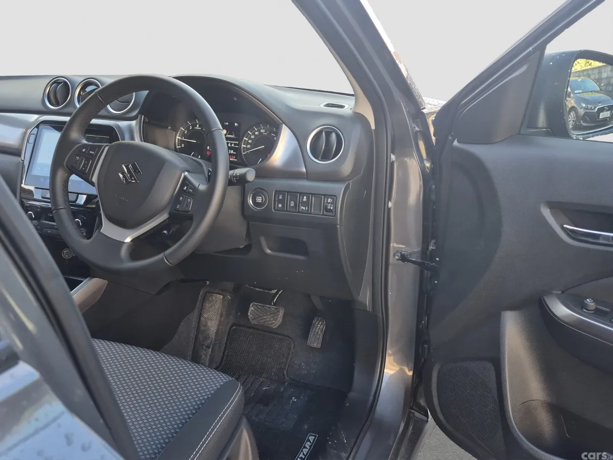 Suzuki Vitara SUV, Petrol, 2026, Grey