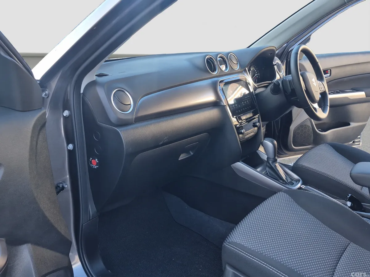 Suzuki Vitara SUV, Petrol, 2026, Grey